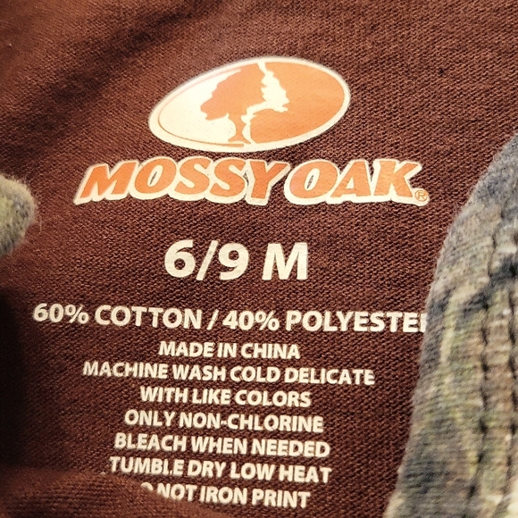 Mossy Oak "Baby Buck" brown onesie/bodysuit - Picture 2 of 3
